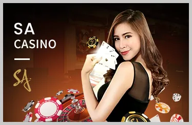 Bàn Poker với người chơi và chip cược tại man79 trang chủ chính thức